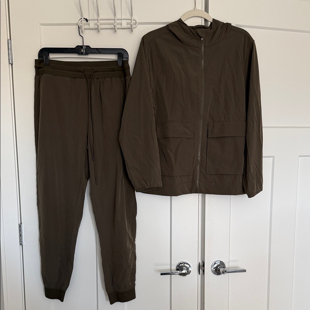 Recreation Women's Nylon Jacket and Pants Set Size M Jacket Size L Joggers EUC